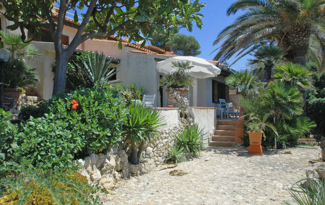 Tanah-Lot - Photo 28